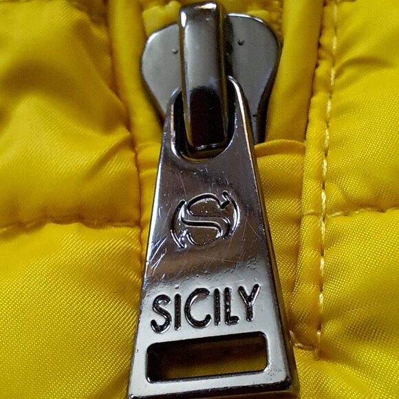 SICILY MADE IN CANADA high end LIGHT puffer JACKET HOODIE Sz SMALL A REAL GEM - Picture 3 of 11